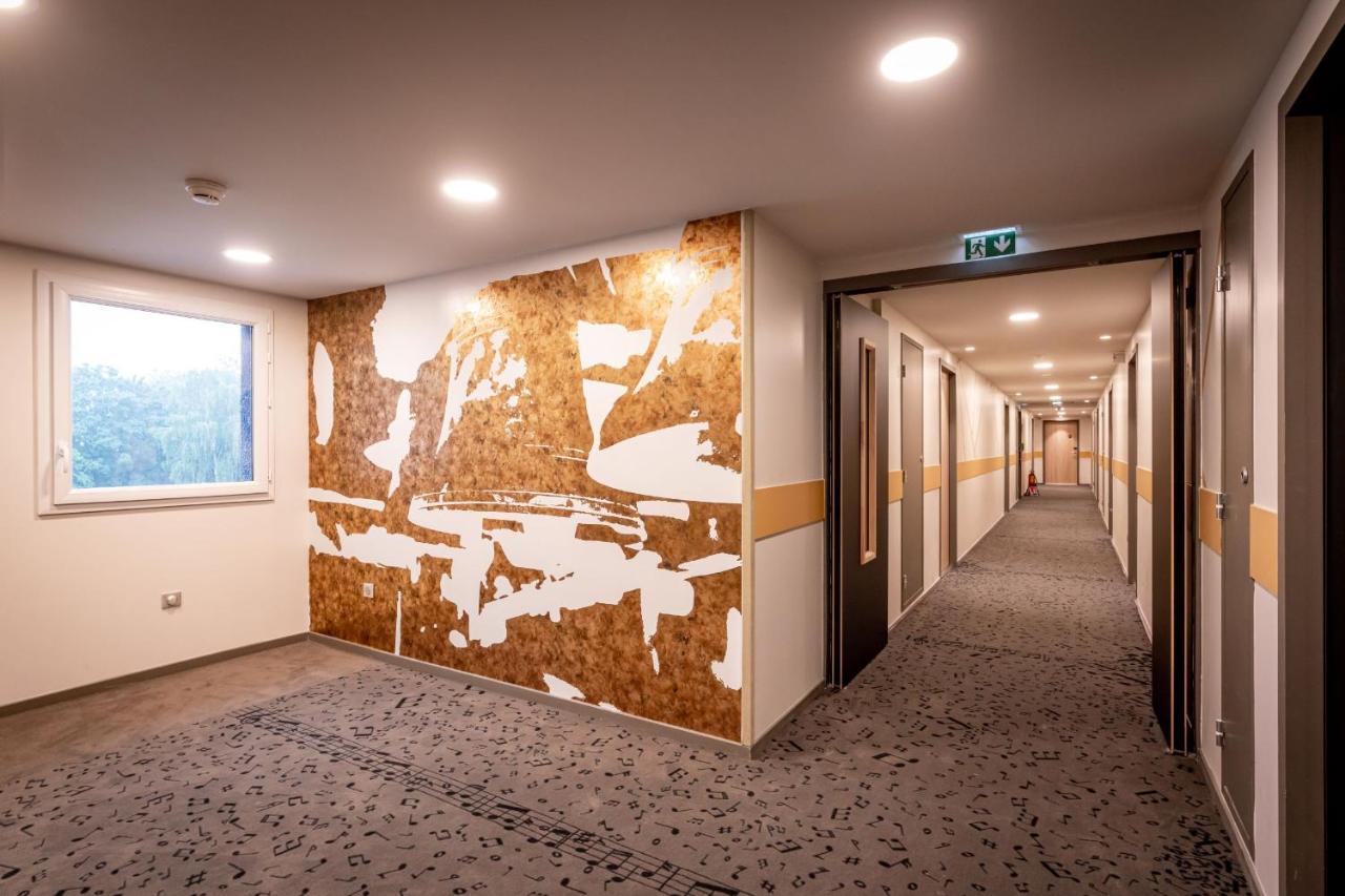 Ibis Styles Valenciennes Petite Foret Ngoại thất bức ảnh