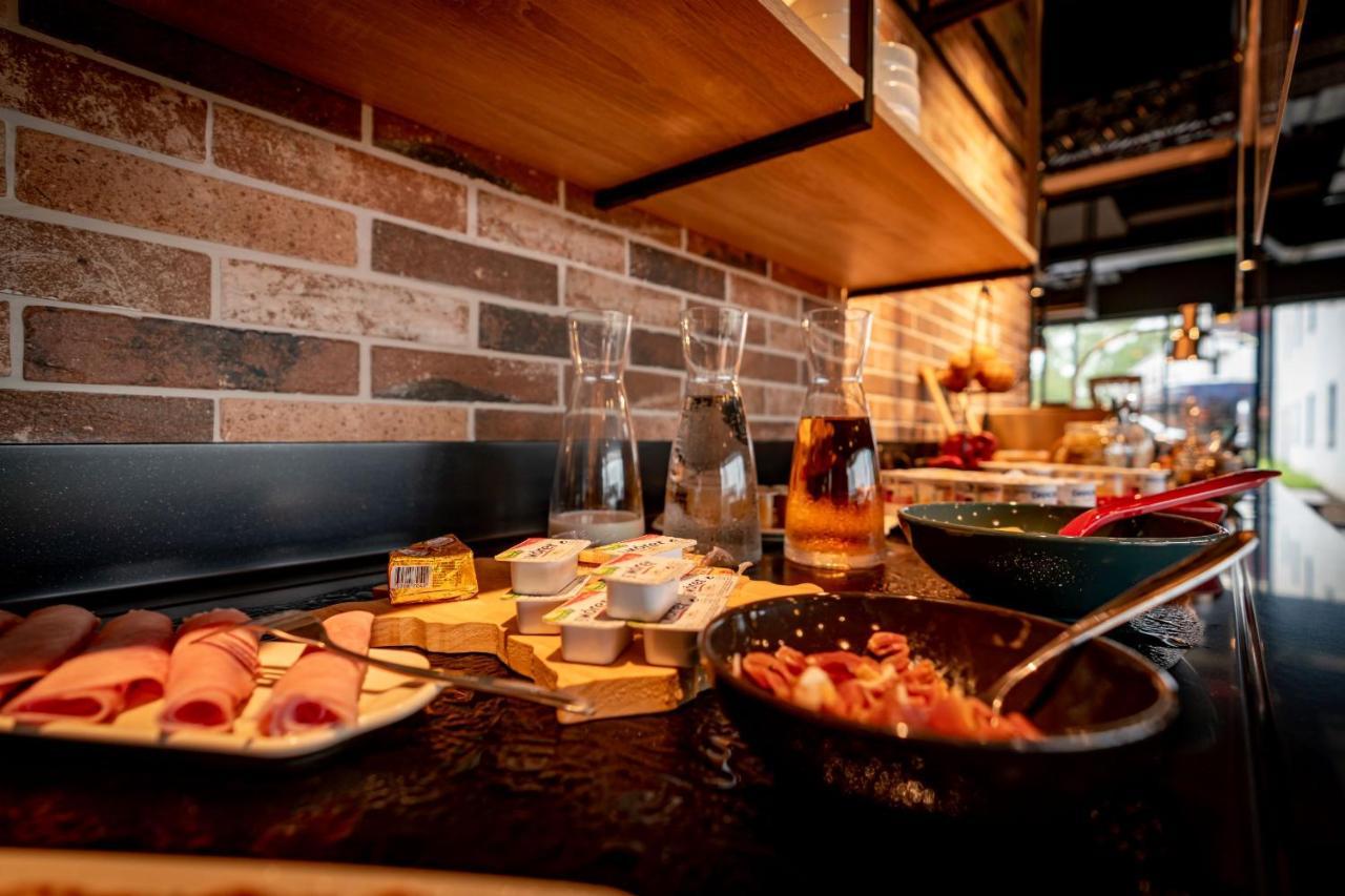 Ibis Styles Valenciennes Petite Foret Ngoại thất bức ảnh